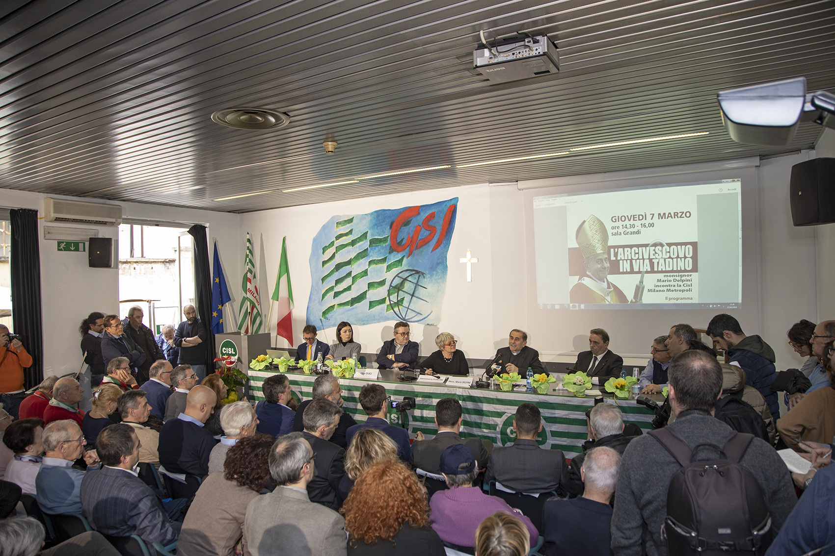 Monsignor Delpini in visita alla Cisl di Milano