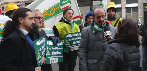 Pezzuolo intervistato durante una manifestazione
