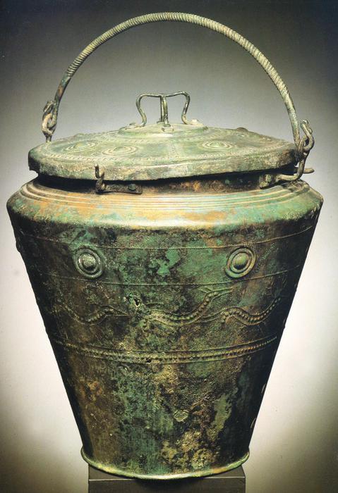 La situla di Trezzo (Museo Archeologico Castello Sforzesco Milano)