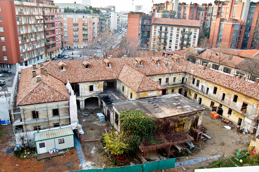 Cascina Cuccagna in ristrutturazione (ph Umberto Gillio)