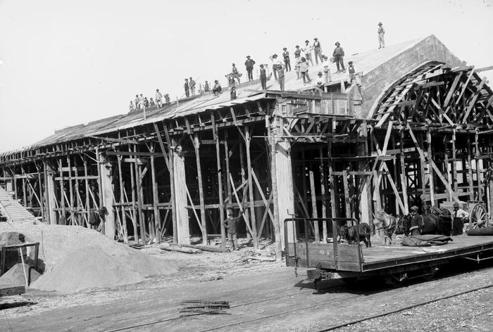 Fabbrica in costruzione